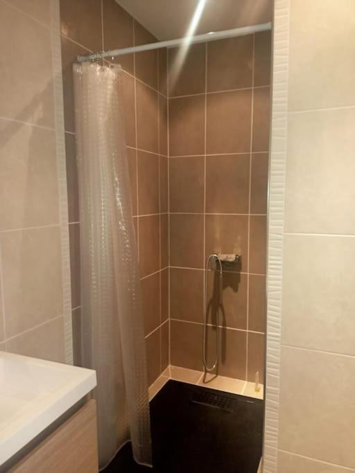 Le Clos Du Pin Thezan-les-Beziers Kültér fotó